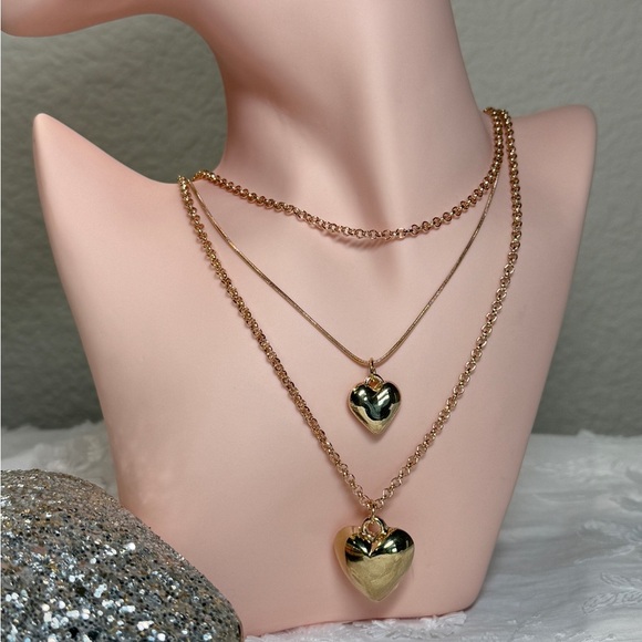 Gold Heart Pendant Necklace Set - Picture 6 of 7